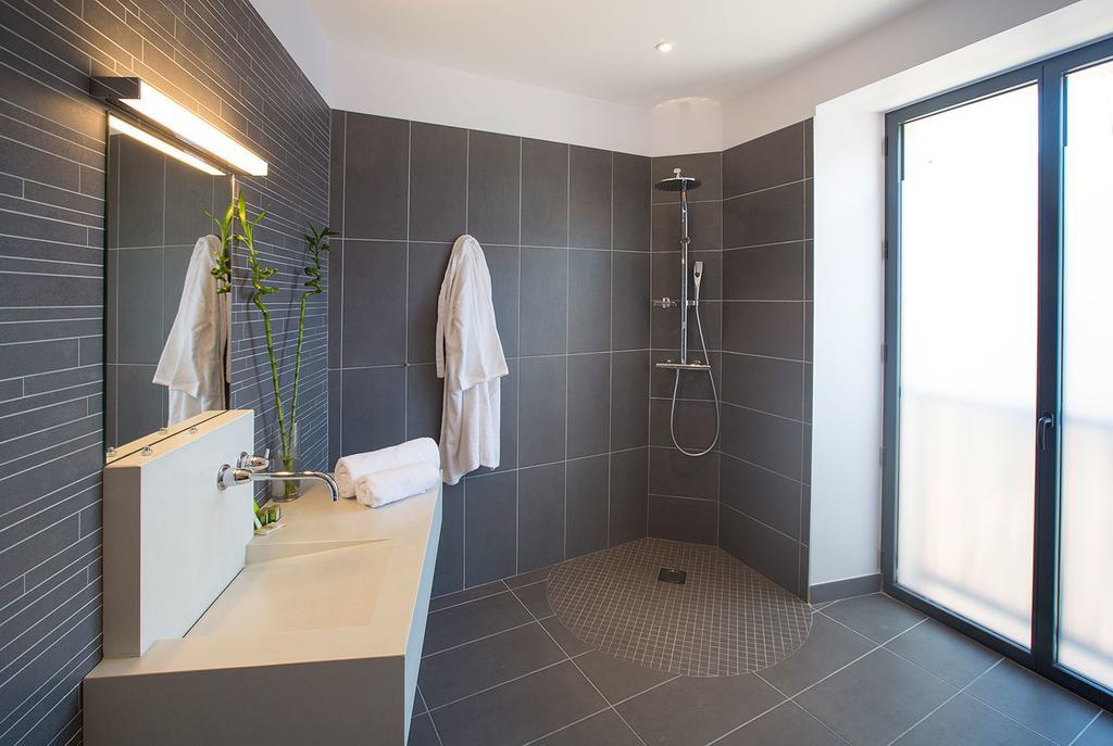 Appart'Hotel Les Fleurines By Urban Style Villefranche-de-Rouergue Exterior photo