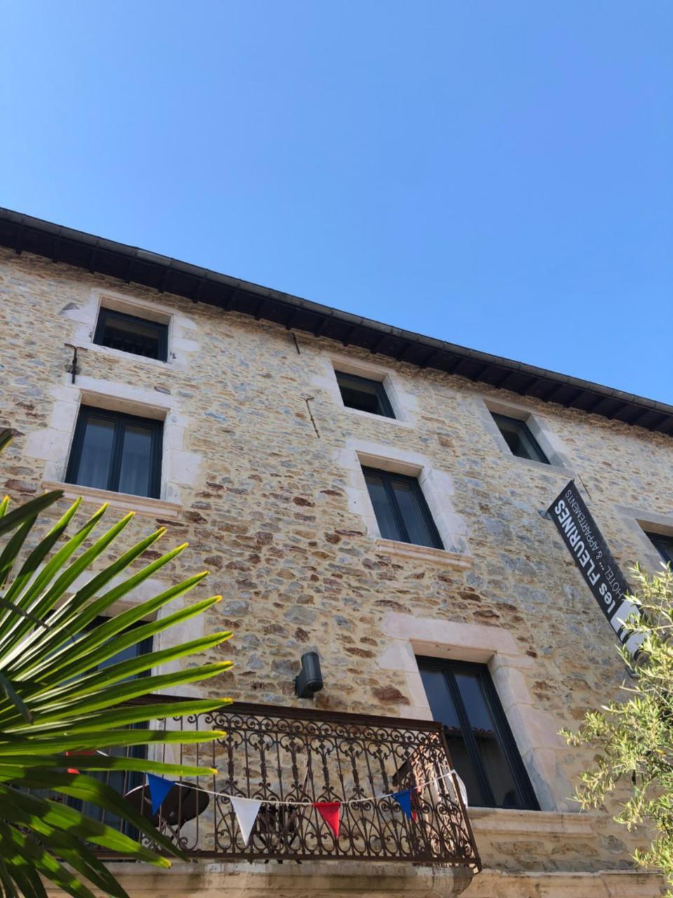 Appart'Hotel Les Fleurines By Urban Style Villefranche-de-Rouergue Exterior photo