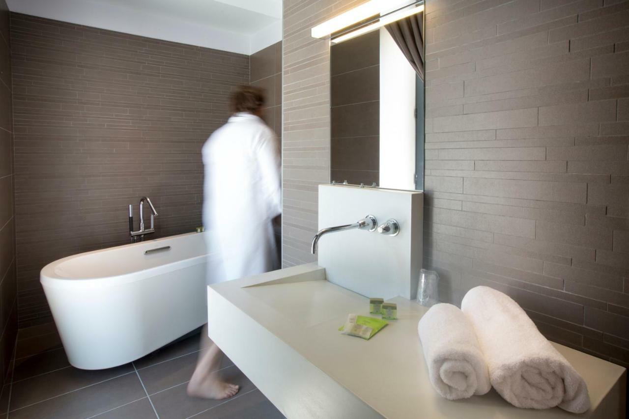 Appart'Hotel Les Fleurines By Urban Style Villefranche-de-Rouergue Exterior photo