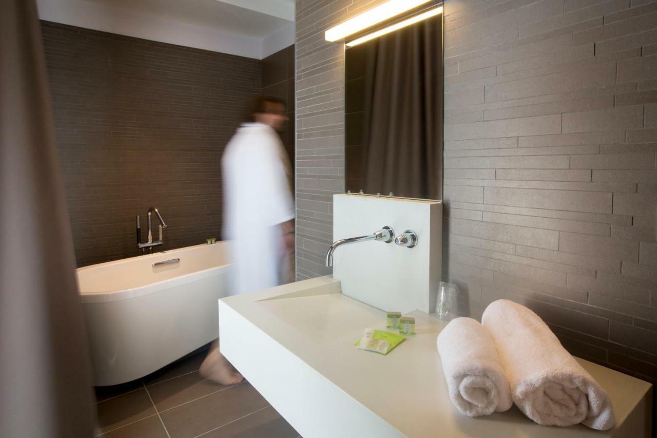 Appart'Hotel Les Fleurines By Urban Style Villefranche-de-Rouergue Exterior photo